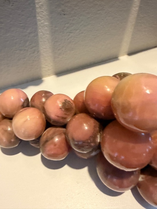 Vintage Pink Onyx Grapes Cluster Stone Fruit Sculpture MCM Alabaster Decor - Picture 7 of 15